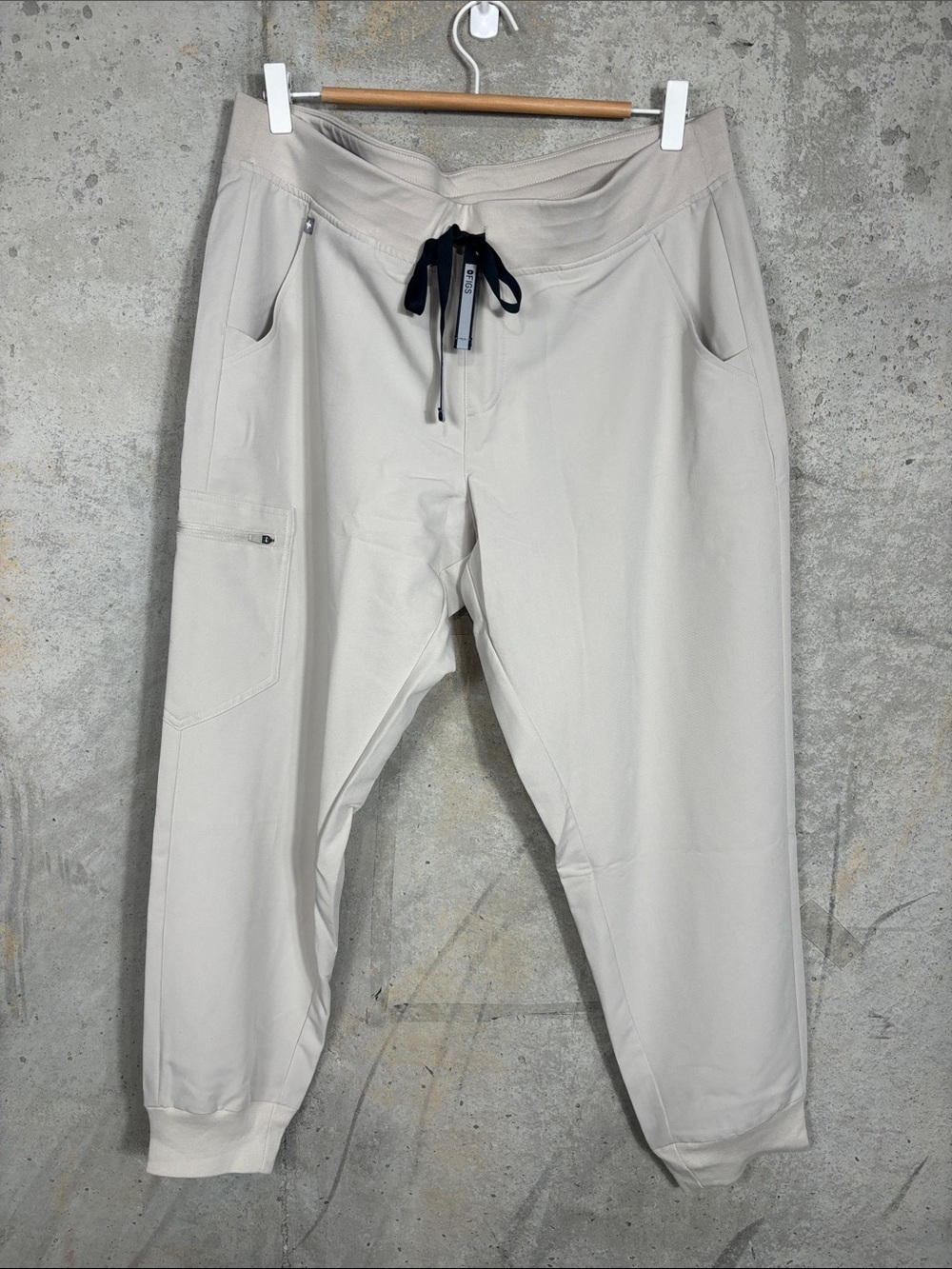 FIGS Scrub Pants Ivory ZAMORA High Waist Six Pocket Classic Fit Medical
